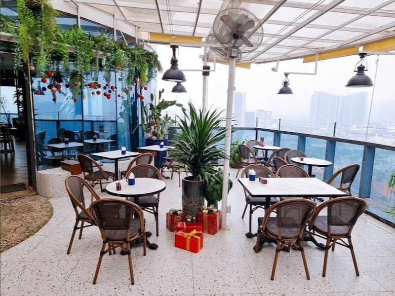 Quán cafe sân thượng phong cách Nhiệt Đới 