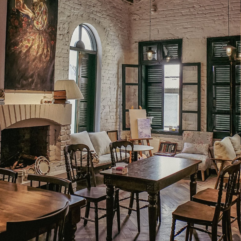 Bàn ghế cafe phòng lạnh phong cách Cổ điển và Hoài niệm