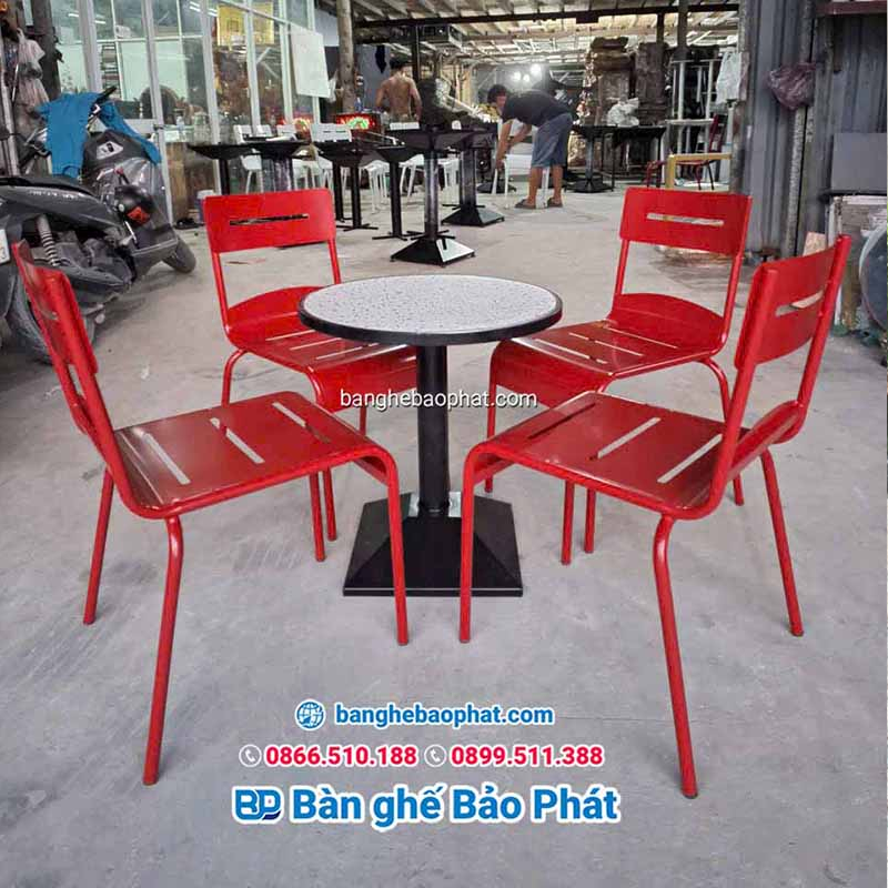 Bàn ghế sắt sơn tĩnh điện đạt chất lượng tại Bảo Phát