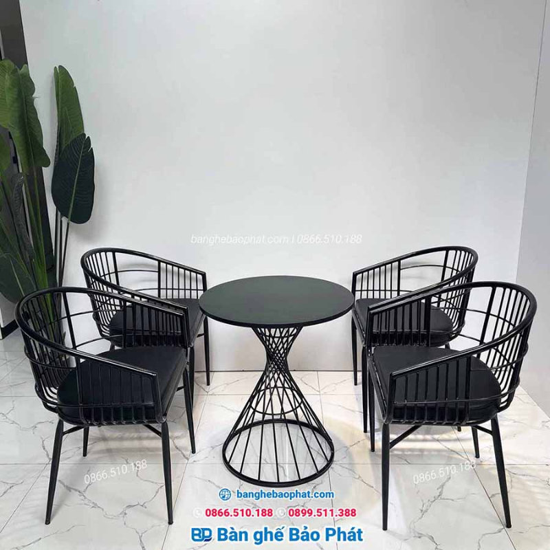 Bàn ghế sắt sơn tĩnh điện đẹp và độ bền cao