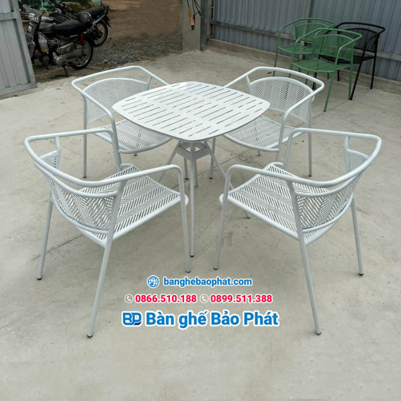 Bàn ghế sắt sơn tĩnh điện ngoài trời