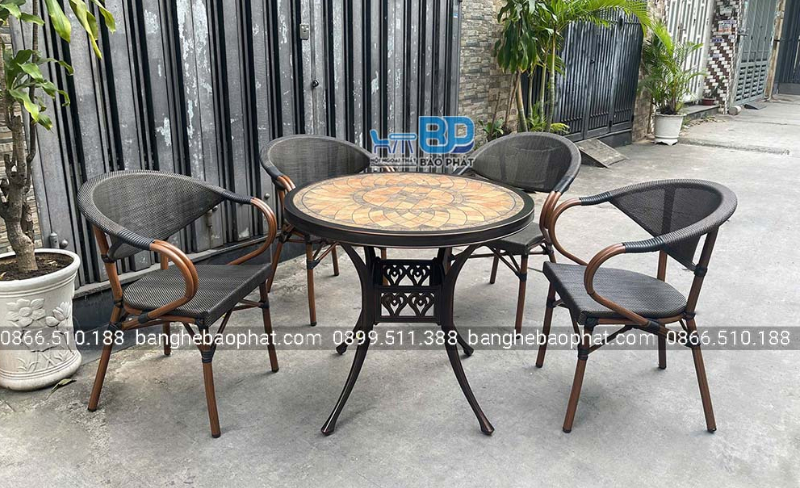 Bộ bàn ghế quán lẩu bàn mặt đá sang trọng