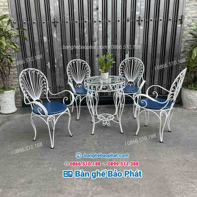Gợi ý 10+ Mẫu Bàn Ghế Sắt Ngoài Trời Đẹp Cho Sân Vườn Biệt Thự 18 Bộ bàn ghế sắt ngoài trời màu trắng dành cho sân vườn biệt thự