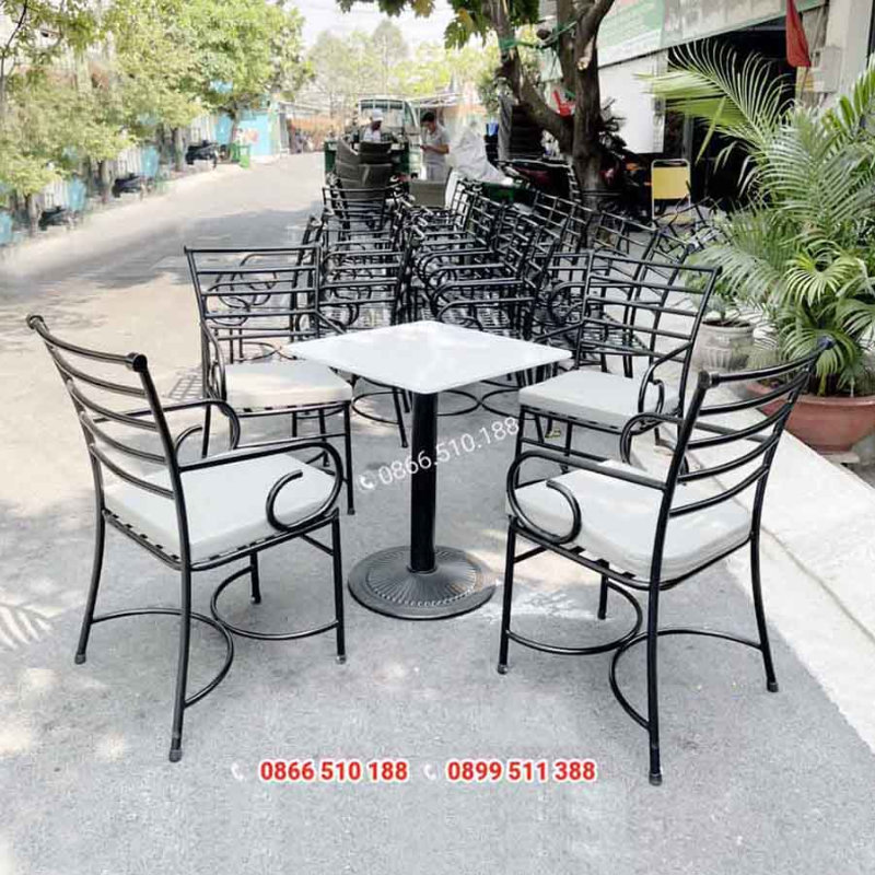 Bàn ghế sắt sơn tĩnh điện vượt trội về độ cứng vững và khả năng chịu tải trọng cơ học