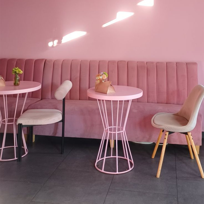 Ghế cafe màu hồng bọc vải nỉ