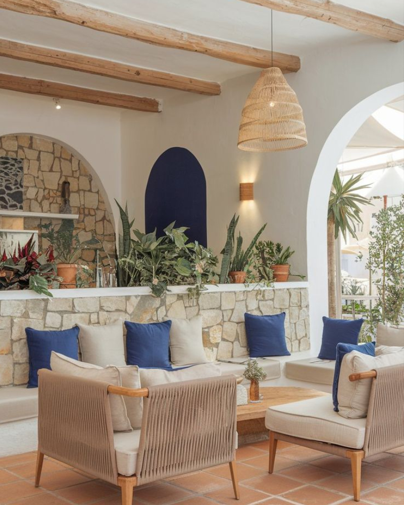 Ý tưởng Decor ban công chill theo phong cách Địa Trung Hải