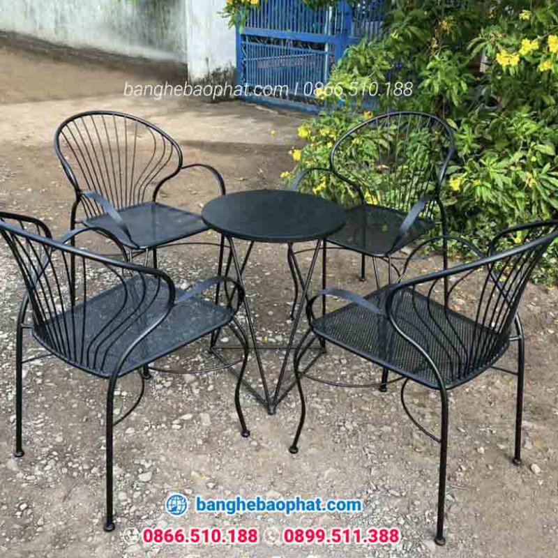Nên đo đạc không gian trước khi mua bàn ghế sắt ngoài trời