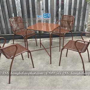 Tại sao bàn ghế sắt sơn tĩnh điện ngày càng được ưa chuộng hơn sắt sơn thủ công?