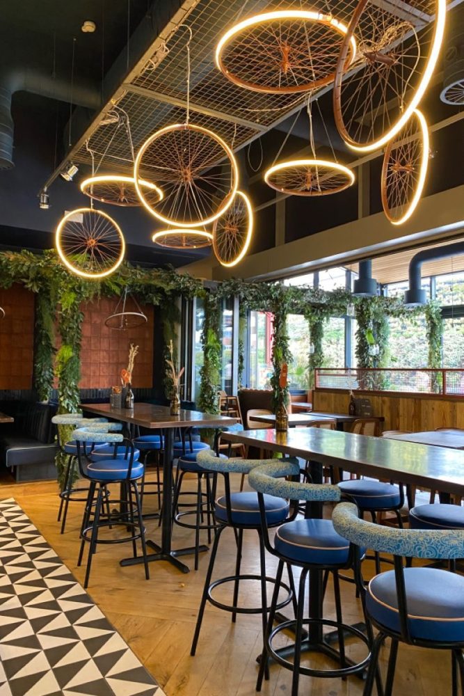 Mẫu thiết kế quán cafe DJ phong cách đường phố