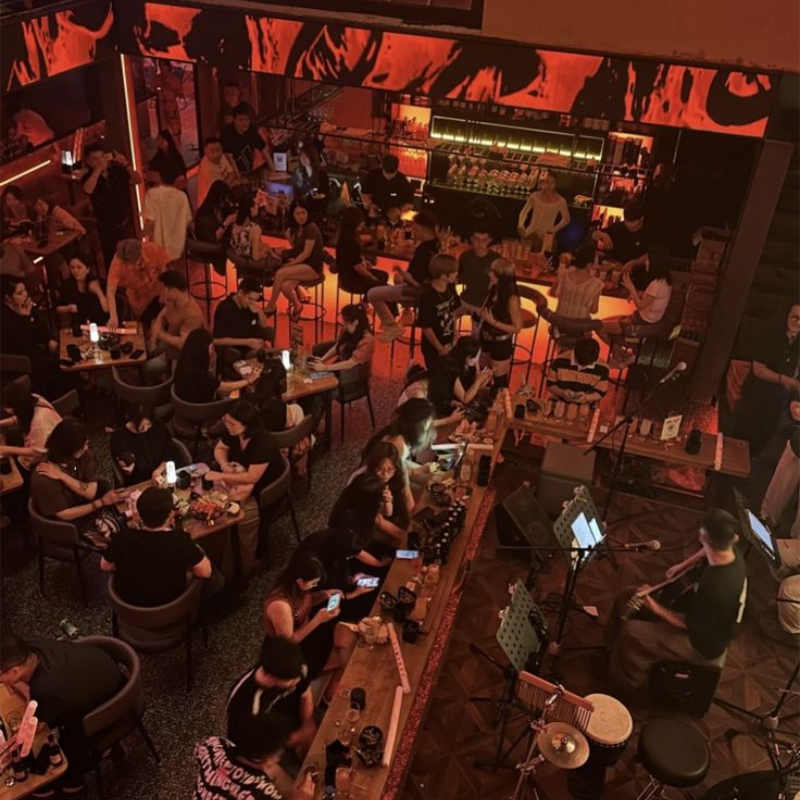 Thiết kế cafe DJ phong cách hoài niệm