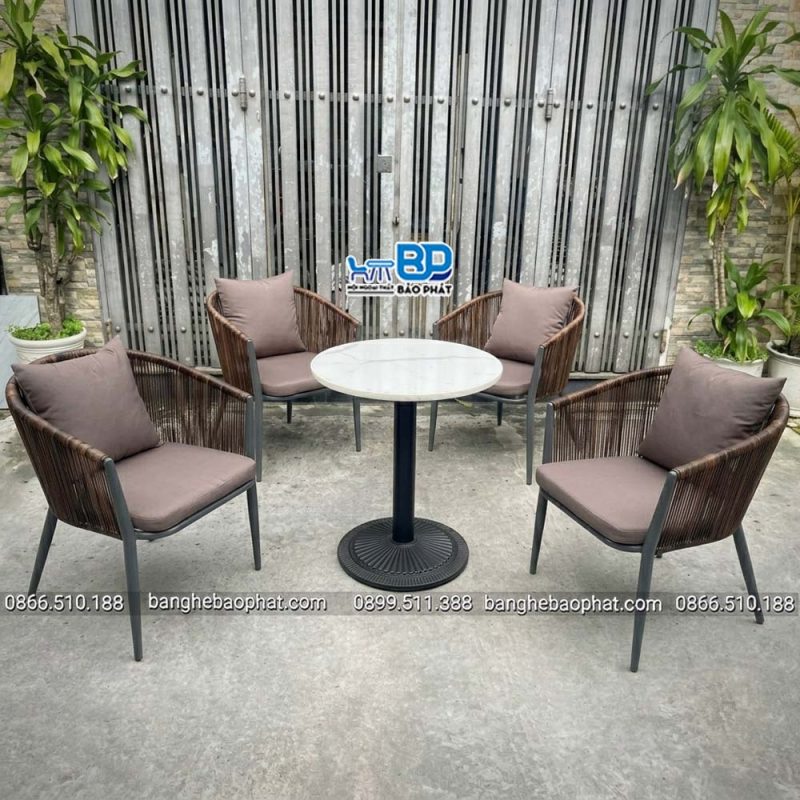 Bộ bàn ghế nhựa giả mây dây tròn nâu BGNGMBP089