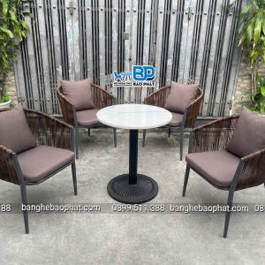 Bộ bàn ghế nhựa giả mây dây tròn nâu BGNGMBP089