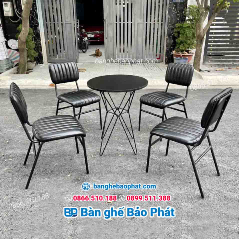 Ghế cafe màu đen sắt nệm bọc simili